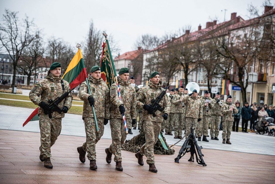 Panevėžyje apdovanoti iš Irako grįžę kariai