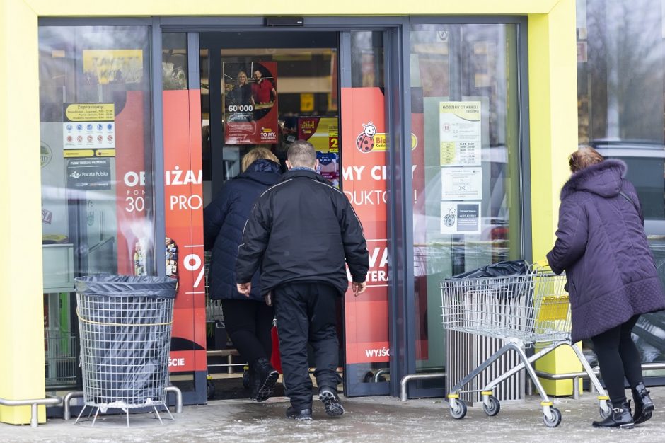 Lietuviai vėl vyksta apsipirkti į Lenkiją: kam išleidžia daugiausiai?