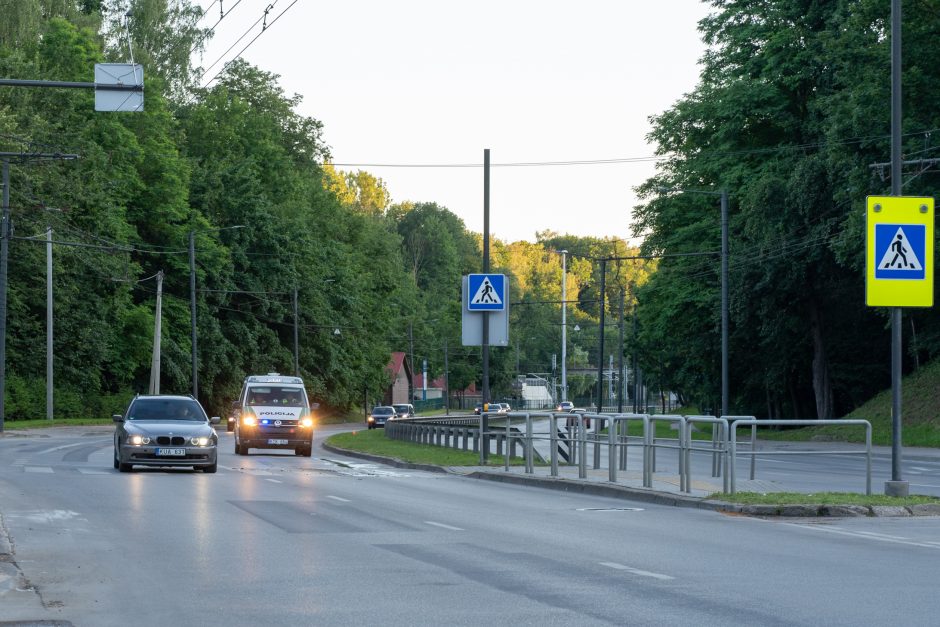 Tunelio gatvėje susidūrus automobiliams nukentėjo moteris