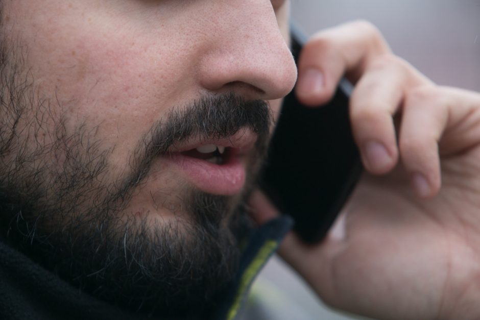 Telefoniniai sukčiai vėl praturtėjo: šiaulietė jiems atidavė apvalią sumelę