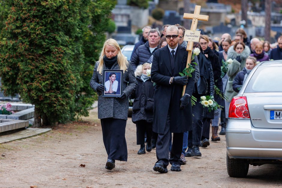 Karmėlavos kapinėse amžinojo poilsio atgulė A. Jagelavičiūtė