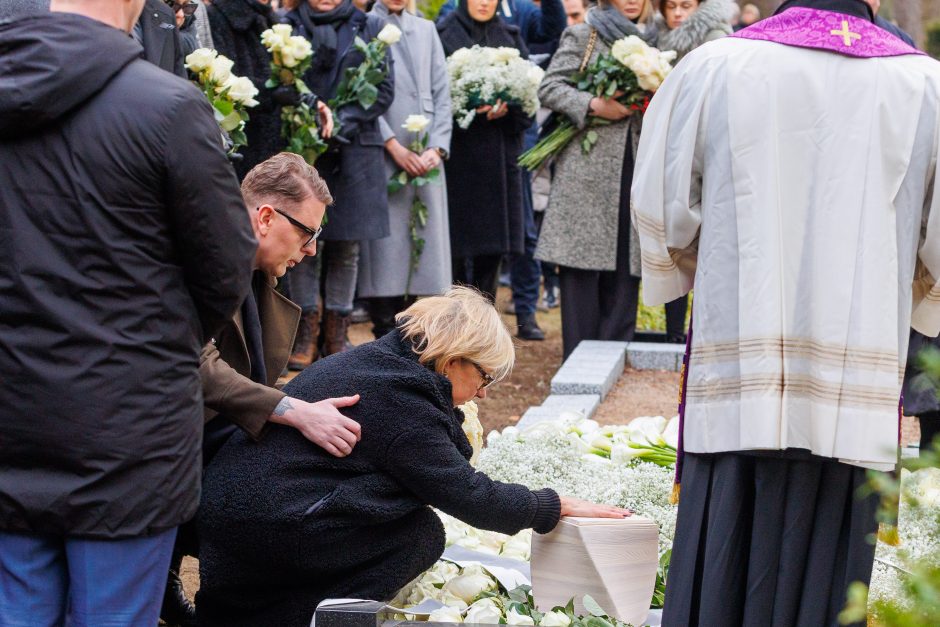 Karmėlavos kapinėse amžinojo poilsio atgulė A. Jagelavičiūtė