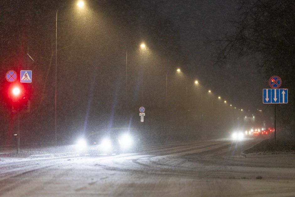 Sningant viešasis transportas Vilniuje vėluoja iki 50 minučių