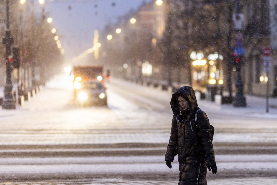 Sningant viešasis transportas Vilniuje vėluoja iki 50 minučių