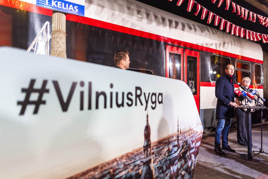 Iš sostinės išvyko pirmasis atnaujinto maršruto Vilnius–Ryga keleivinis traukinys