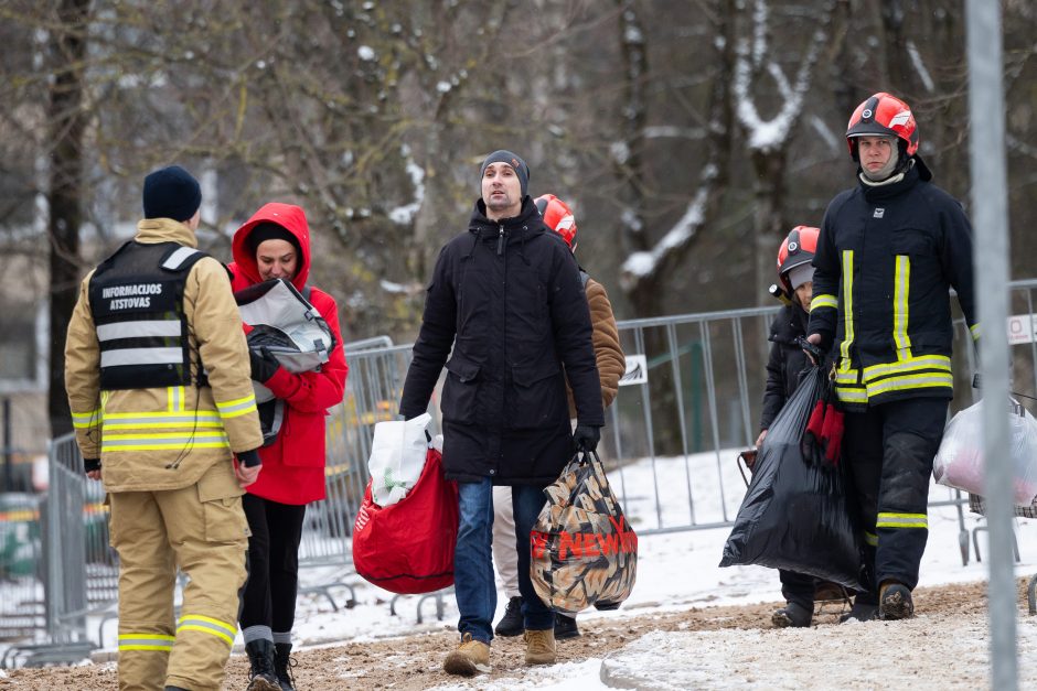 Policija pradėjo ikiteisminį tyrimą dėl gaisro Viršuliškių daugiabutyje