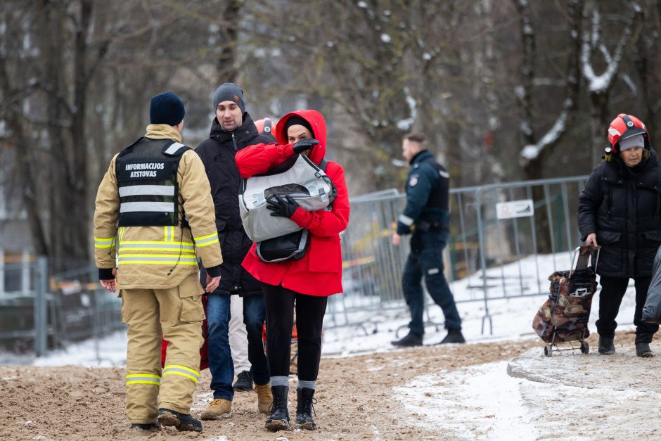 Policija pradėjo ikiteisminį tyrimą dėl gaisro Viršuliškių daugiabutyje