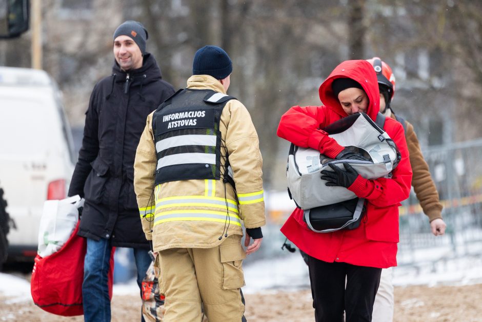 Policija pradėjo ikiteisminį tyrimą dėl gaisro Viršuliškių daugiabutyje