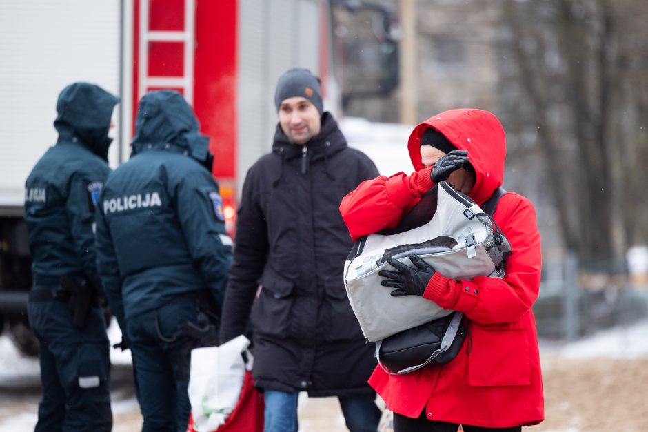 Policija pradėjo ikiteisminį tyrimą dėl gaisro Viršuliškių daugiabutyje