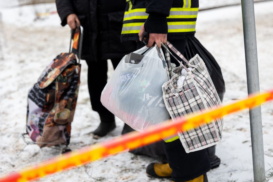 Policija pradėjo ikiteisminį tyrimą dėl gaisro Viršuliškių daugiabutyje