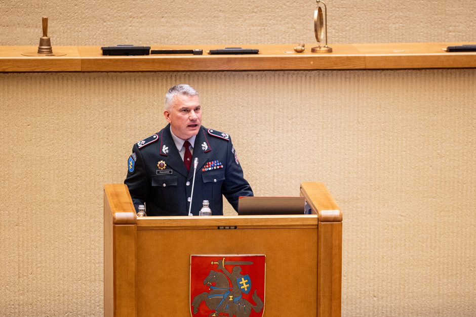 Kariuomenės vadas: visiška netiesa, kad kažkas ateis ir mus apgins