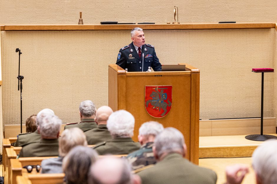 Kariuomenės vadas: visiška netiesa, kad kažkas ateis ir mus apgins