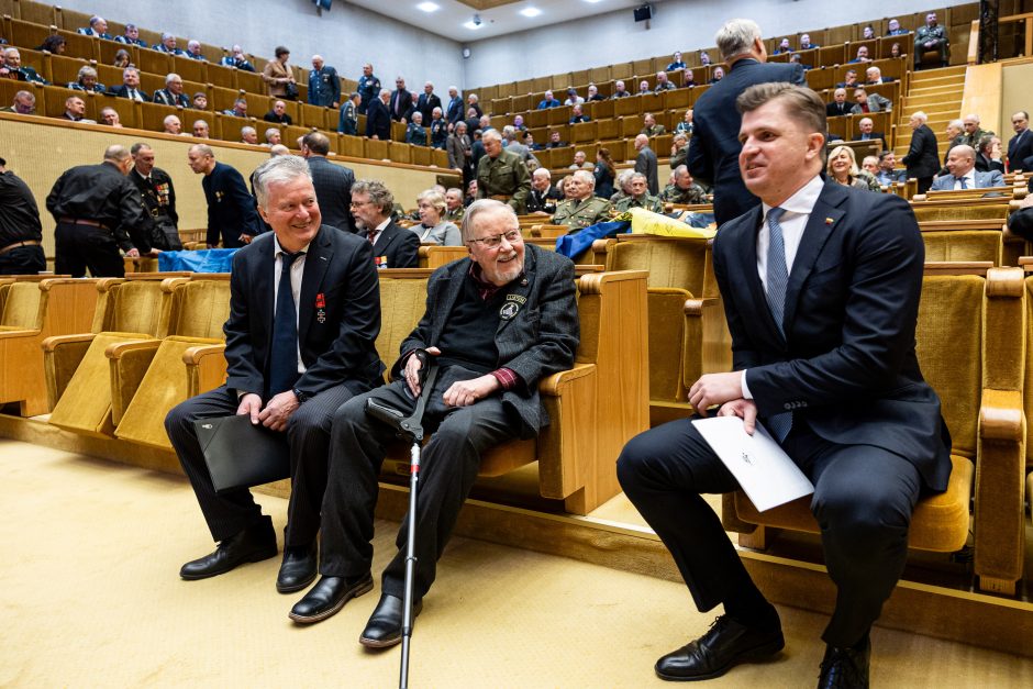 Kariuomenės vadas: visiška netiesa, kad kažkas ateis ir mus apgins