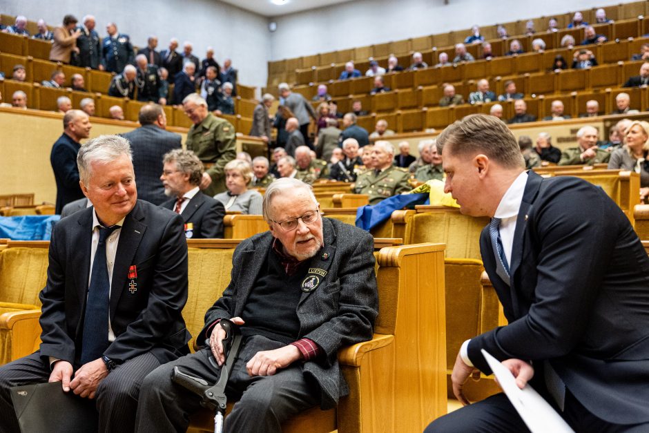 Kariuomenės vadas: visiška netiesa, kad kažkas ateis ir mus apgins