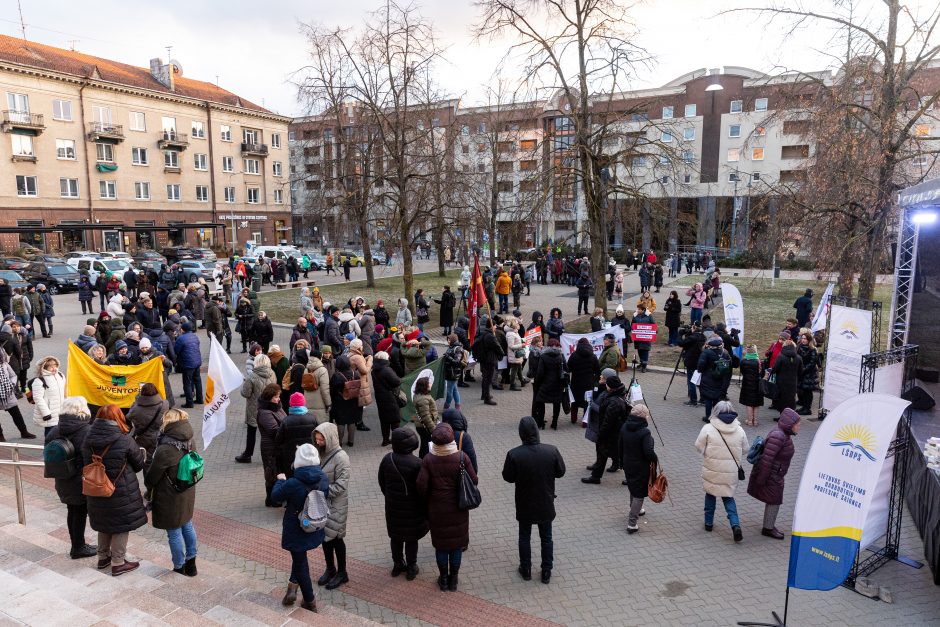 G. Nausėda stoja streiką atnaujinusių pedagogų pusėn: jie teisėtai reikalauja to, kas jiems pažadėta