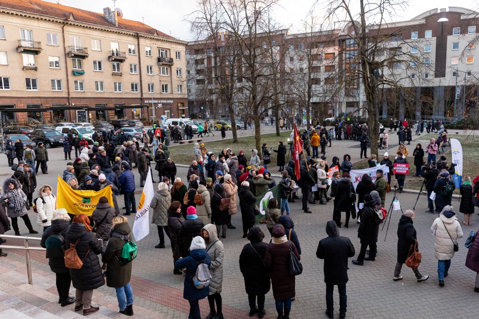 G. Nausėda stoja streiką atnaujinusių pedagogų pusėn: jie teisėtai reikalauja to, kas jiems pažadėta