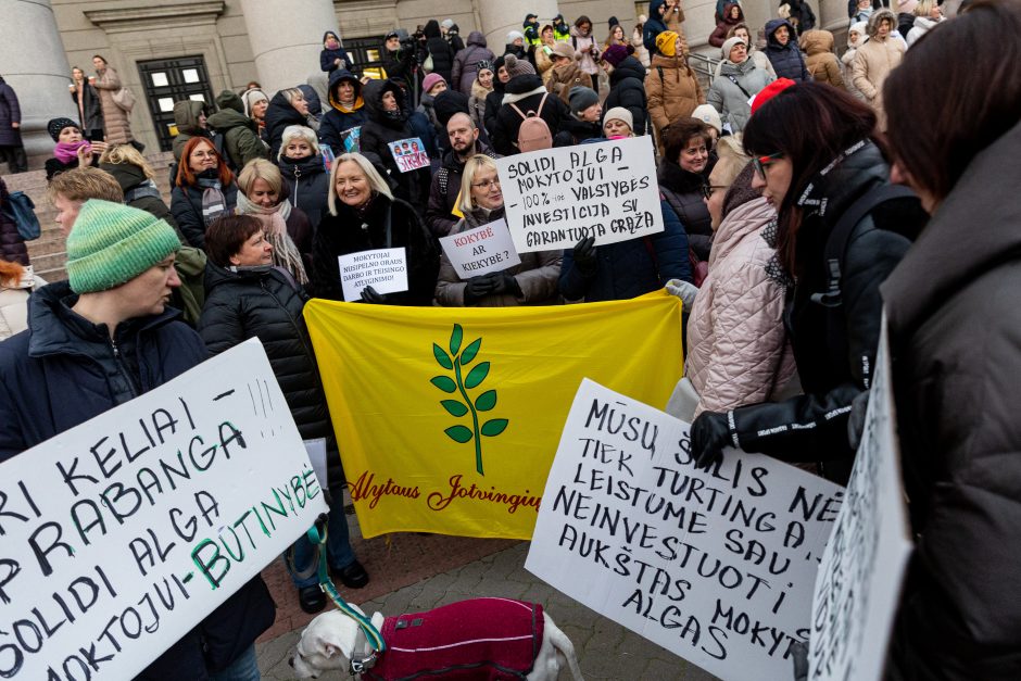 G. Nausėda stoja streiką atnaujinusių pedagogų pusėn: jie teisėtai reikalauja to, kas jiems pažadėta