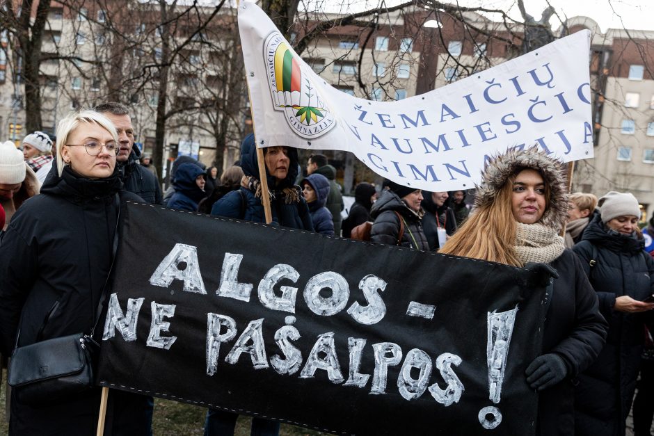 G. Nausėda stoja streiką atnaujinusių pedagogų pusėn: jie teisėtai reikalauja to, kas jiems pažadėta