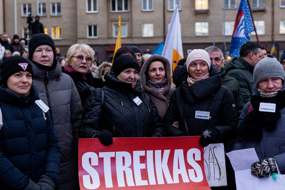 G. Nausėda stoja streiką atnaujinusių pedagogų pusėn: jie teisėtai reikalauja to, kas jiems pažadėta