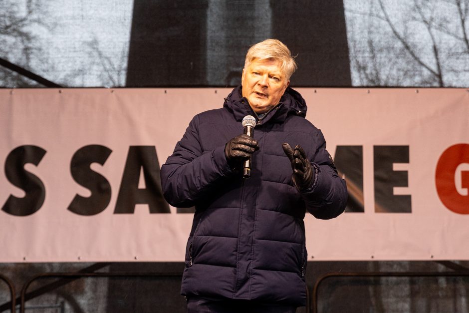 Žemdirbių protestas: skambūs šūkiai, „nubaubtas“ ministras, gaudžiantys traktorių signalai 