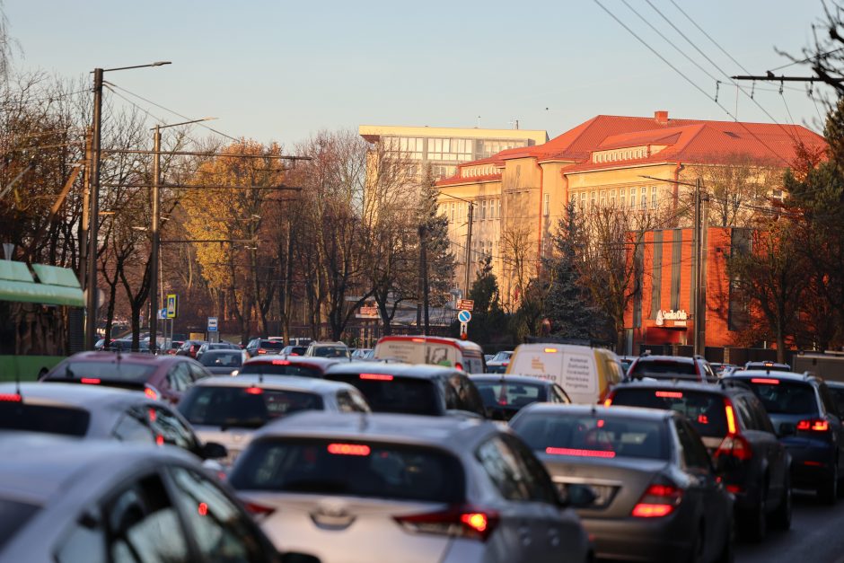 Kaune – automobilių avarijos ir spūstys