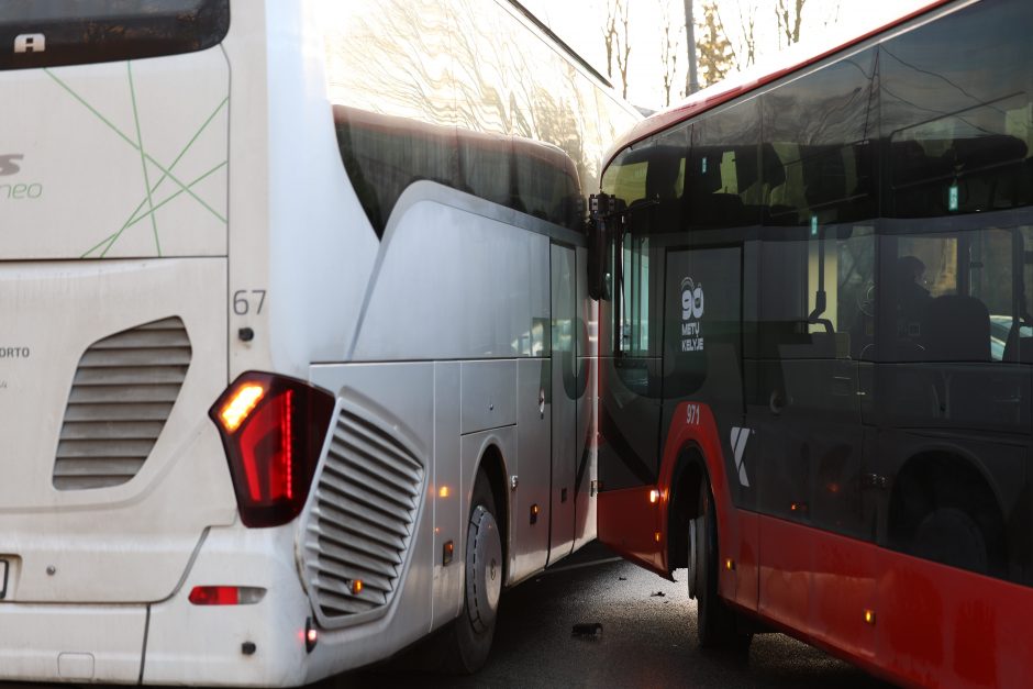 Kaune – automobilių avarijos ir spūstys