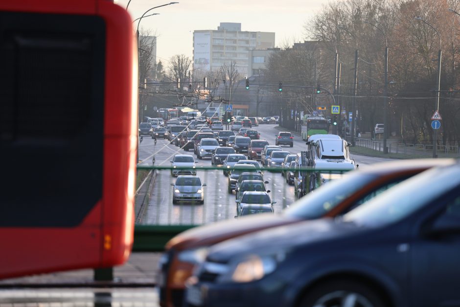 Kaune – automobilių avarijos ir spūstys