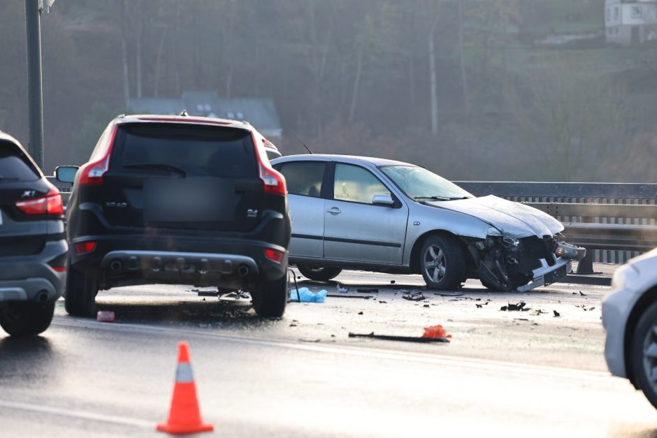 Kaune – automobilių avarijos ir spūstys