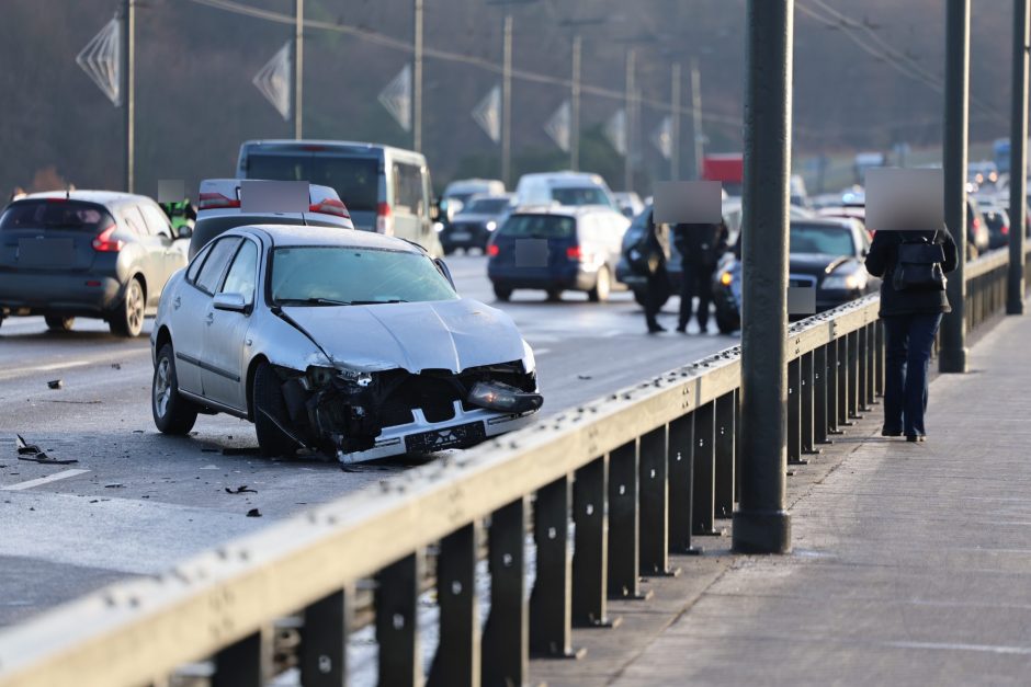 Kaune – automobilių avarijos ir spūstys