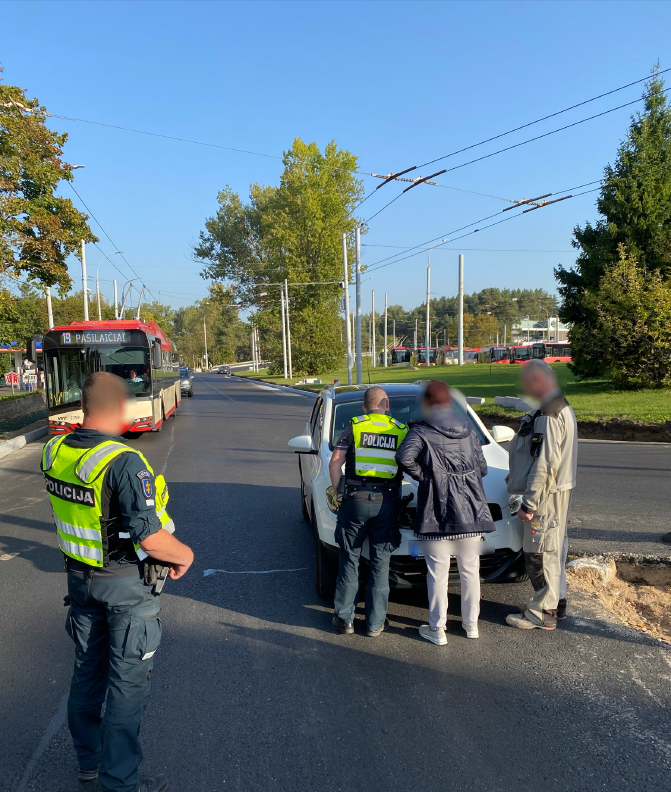 Policijos pareigūnas: valgyt noriu, na**ui man, protokolai b**t