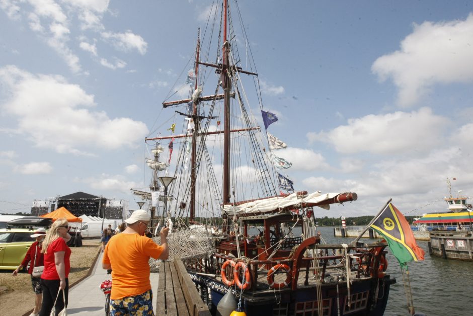 Regata pasiekė Klaipėdą: įspūdingi burlaiviai traukia akį 