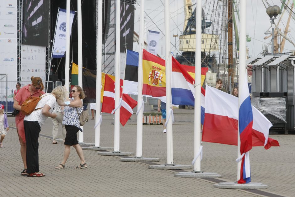 Regata pasiekė Klaipėdą: įspūdingi burlaiviai traukia akį 