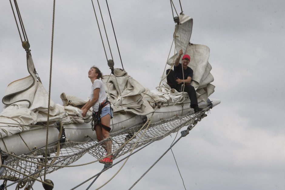 Regata pasiekė Klaipėdą: įspūdingi burlaiviai traukia akį 