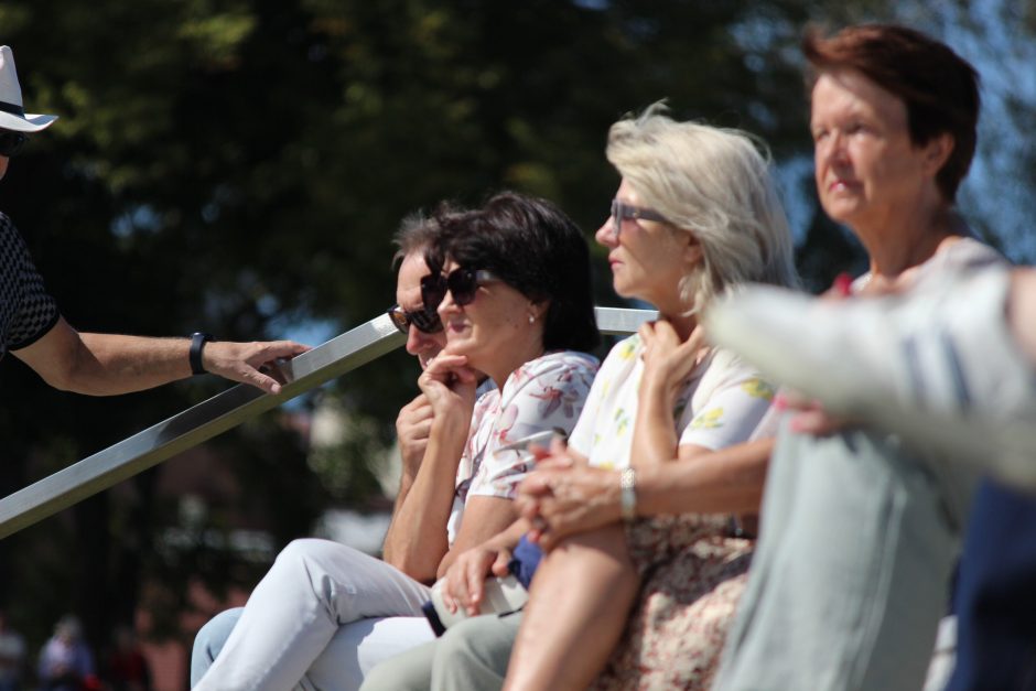 Festivalis „Bunda jau Baltija“: trijų tautų šokėjai sukosi drauge