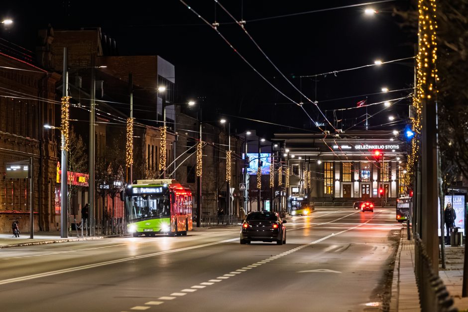 Kalėdiniai Kauno papuošimai jau džiugina praeivius