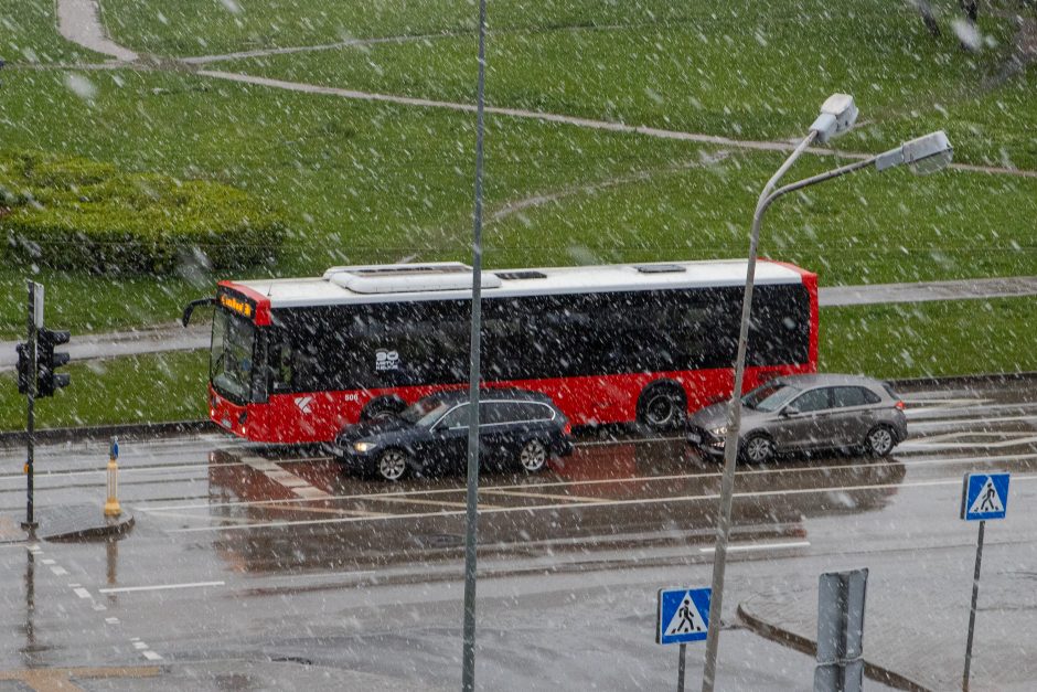 Šlabdriba ir sniegas kloja Kauną