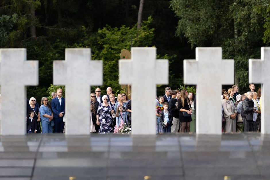 „Stovime teisingesnio pasaulio pusėje“: Medininkų minėjime pabrėžta Ukrainos kova