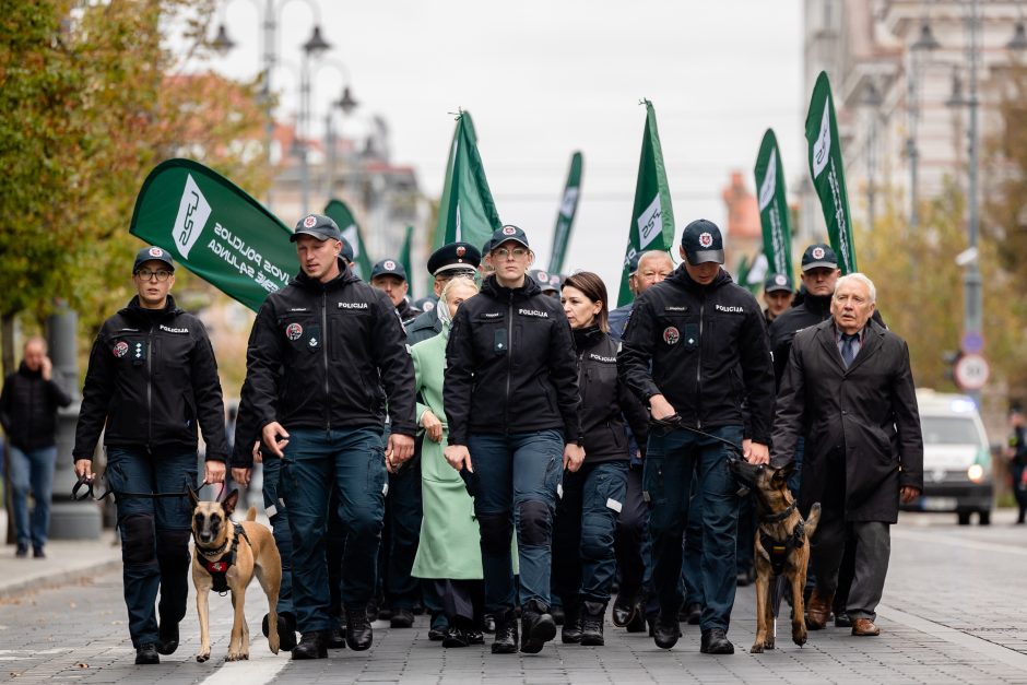 Vilniuje – policijos bendruomenės eisena: pareigūnai prašo didesnių atlyginimų