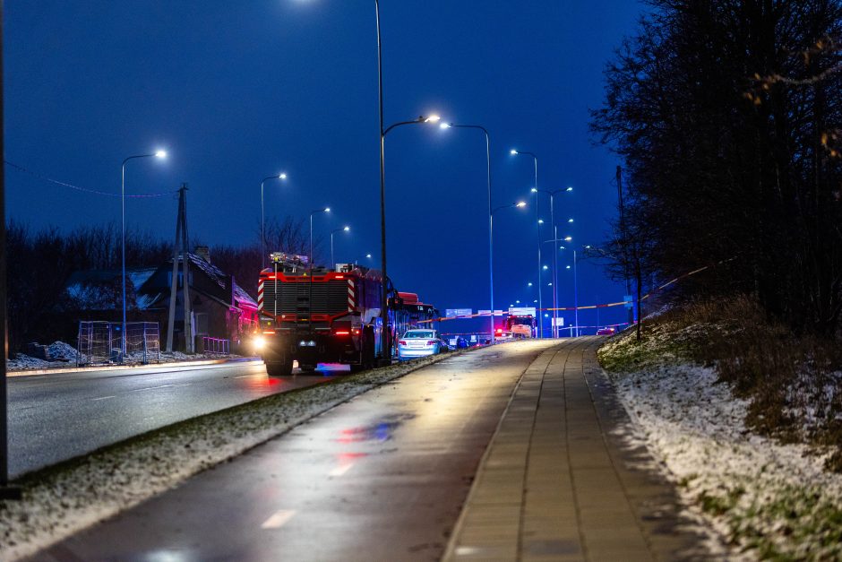 Vilniuje nukritęs orlaivis čiuožė kelis šimtus metrų, jis – visiškai sumaitotas