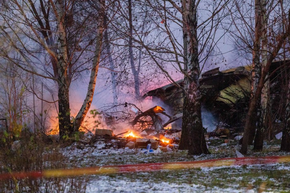 Vilniuje nukritęs orlaivis čiuožė kelis šimtus metrų, jis – visiškai sumaitotas