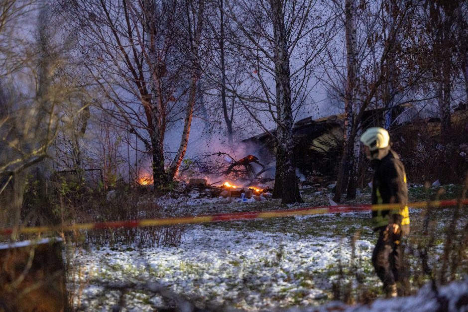 Vilniuje nukritęs orlaivis čiuožė kelis šimtus metrų, jis – visiškai sumaitotas