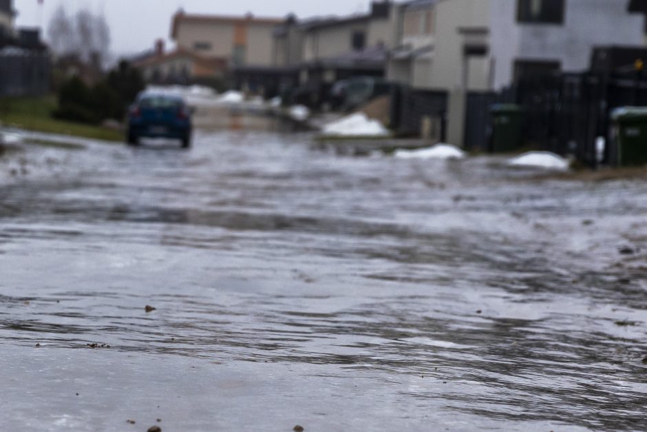 Ligoninėse – dėl plikledžio traumas patyrusių žmonių antplūdis: ribojamos planinės operacijos