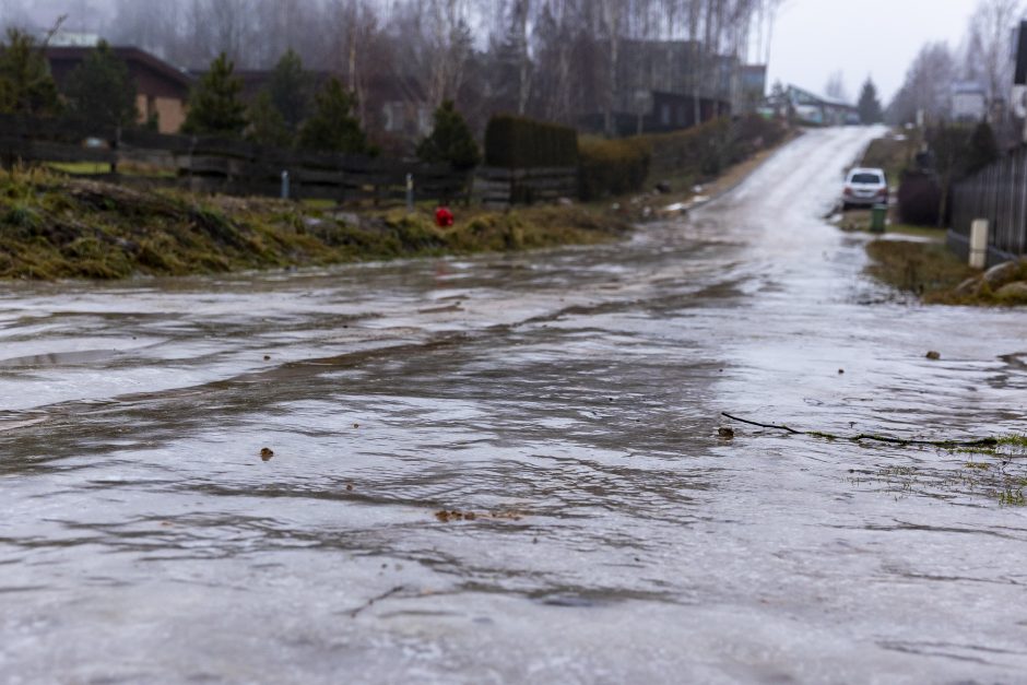 Ligoninėse – dėl plikledžio traumas patyrusių žmonių antplūdis: ribojamos planinės operacijos