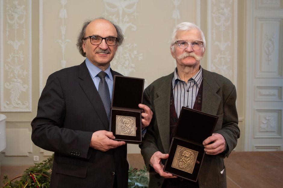 Kūrėjams H. Gudavičiui ir A. Černiauskui įteikta J. Basanavičiaus premija