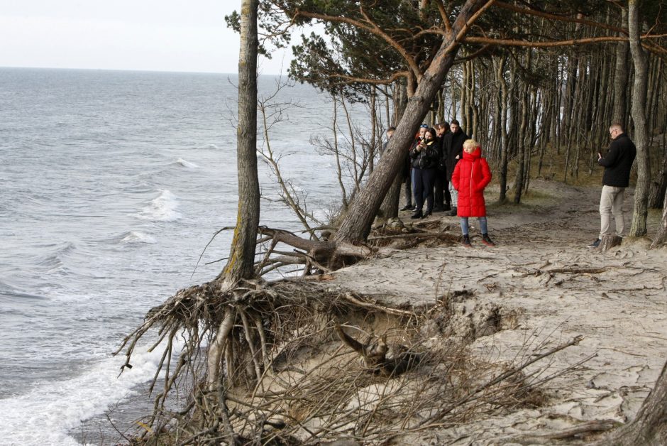 Žmones žadino pavasaris: į pajūrį – per spūstis