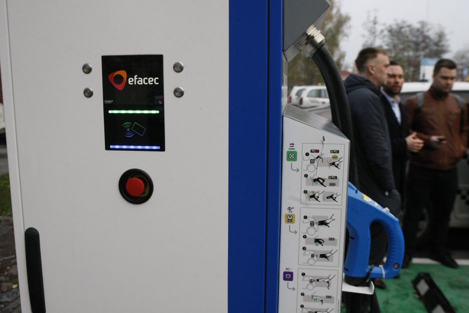 Klaipėdoje elektromobiliams – dar viena įkrovimo stotelė