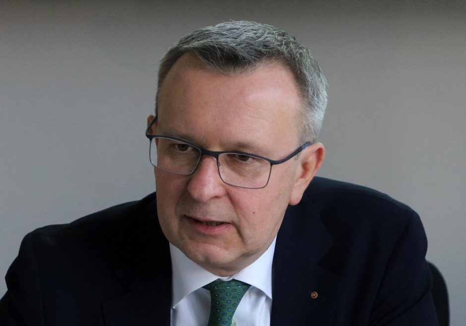 M. Zalatorius: bankų apmokestinimas užkrautų naštą žmonėms