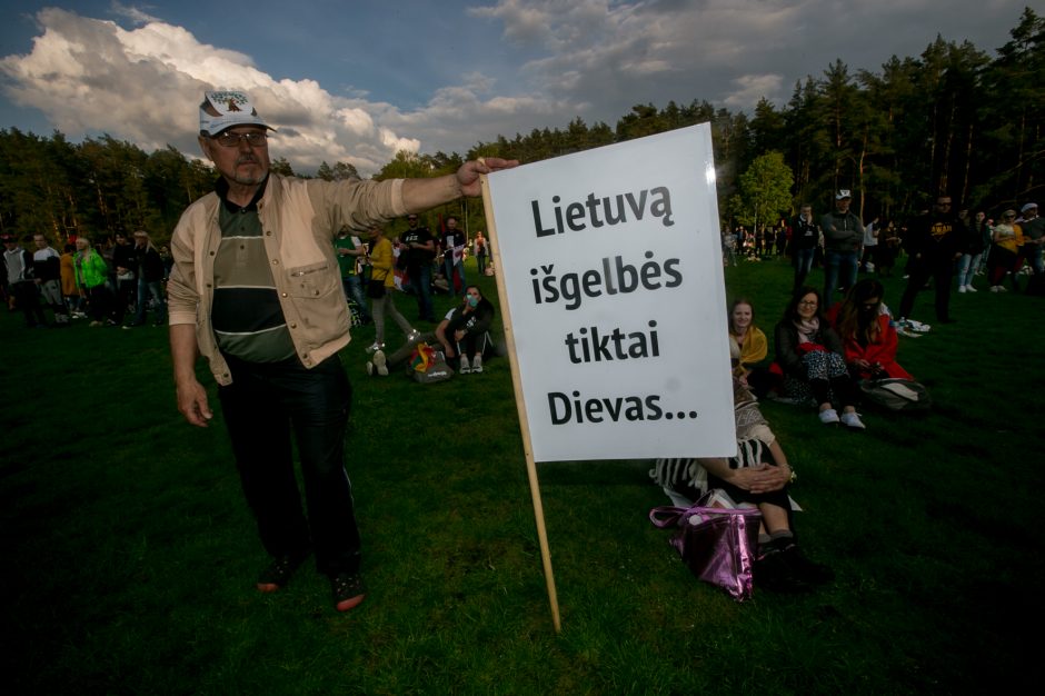 Policija apie „Didįjį šeimos gynimo maršą“: matėme, kad karantino reikalavimų žmonės nesilaikė