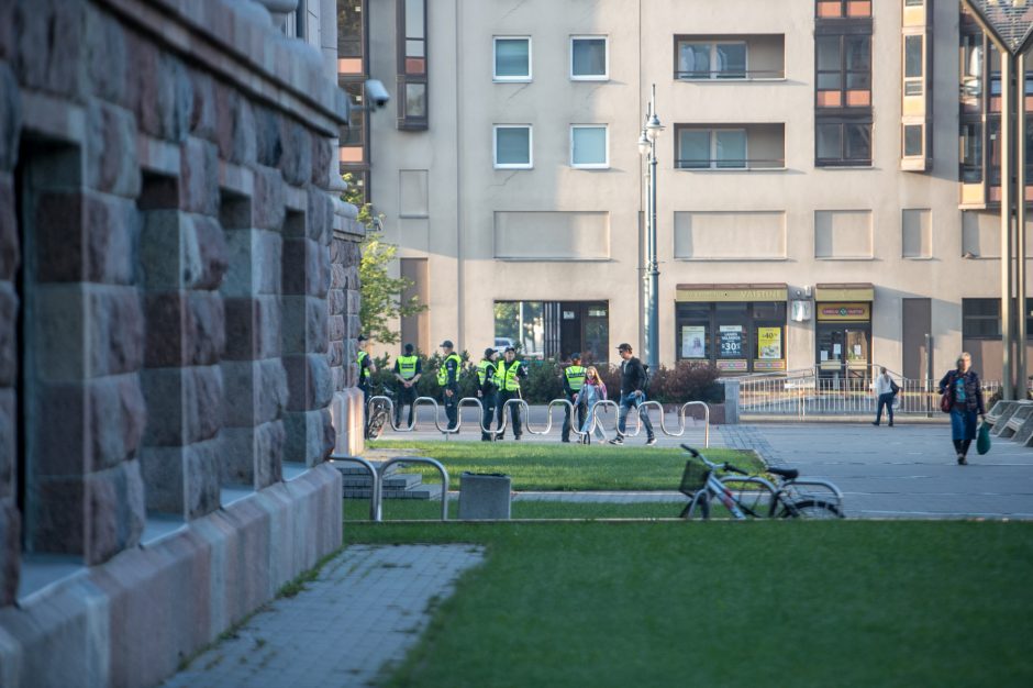 Policija pasirengė mitingui: centre – sustiprintos policijos pajėgos, įtartini asmenys bus tikrinami