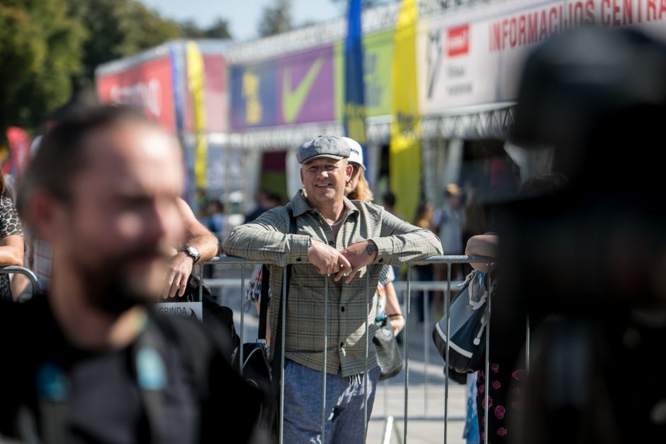 Vilniuje – tūkstantinis protestas: su plakatais „Ne gyvulių pasui“ ir „Dž. Sorošą lauk iš Lietuvos“